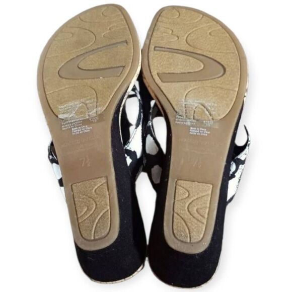 MONTEGO BAY CLUB BLACK & WHITE WEDGE FLIP FLOPS SZ.7.5 EUC. - Picture 9 of 9